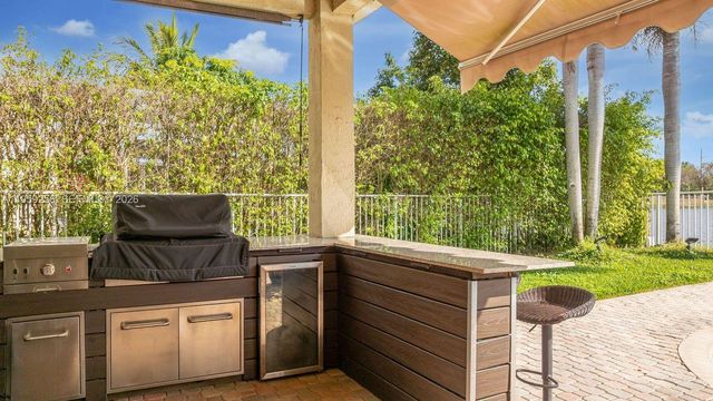 766 Sunflower Cir, Weston, FL 33327