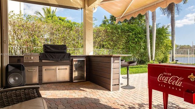 766 Sunflower Cir, Weston, FL 33327