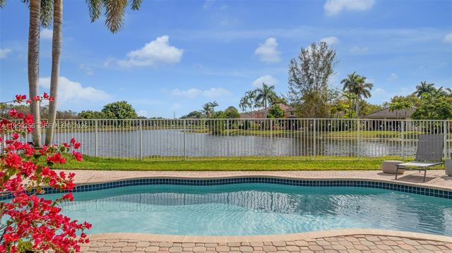 766 Sunflower Cir, Weston, FL 33327