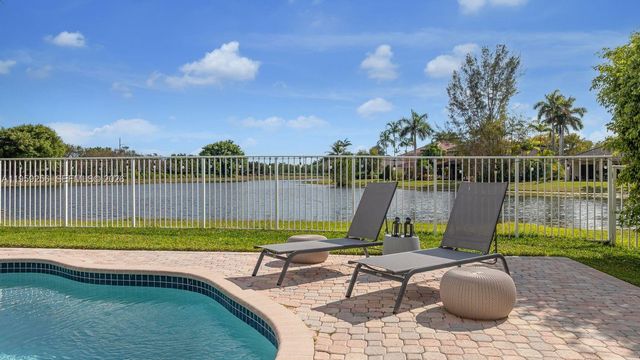 766 Sunflower Cir, Weston, FL 33327