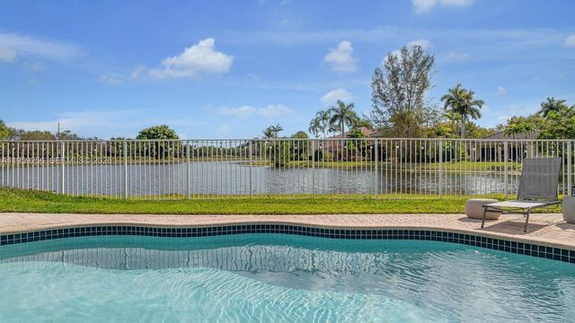 766 Sunflower Cir, Weston, FL 33327