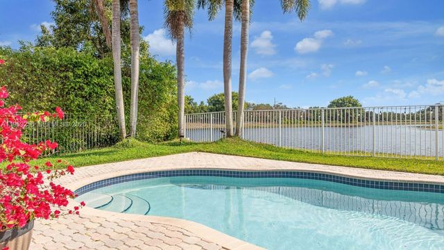 766 Sunflower Cir, Weston, FL 33327