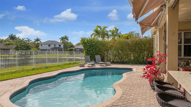 766 Sunflower Cir, Weston, FL 33327