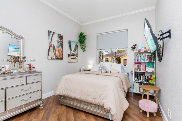 766 Sunflower Cir, Weston, FL 33327