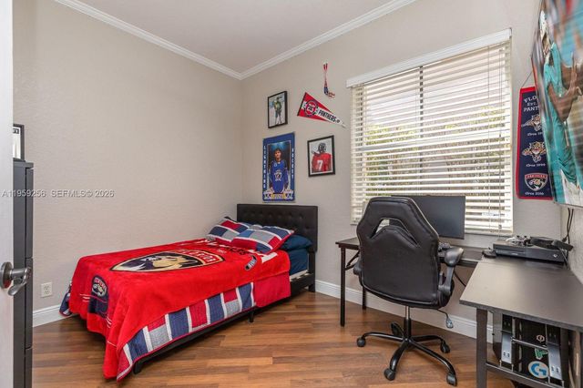 766 Sunflower Cir, Weston, FL 33327