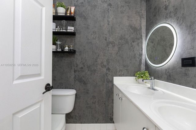 766 Sunflower Cir, Weston, FL 33327