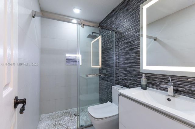 766 Sunflower Cir, Weston, FL 33327