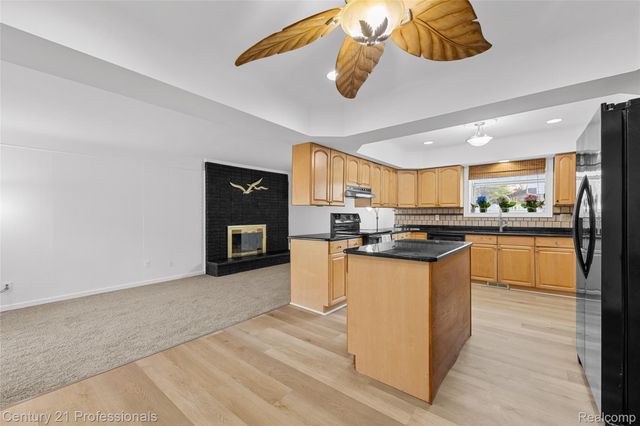 38106 Rockhill Street, Clinton Charter Township, MI 48036