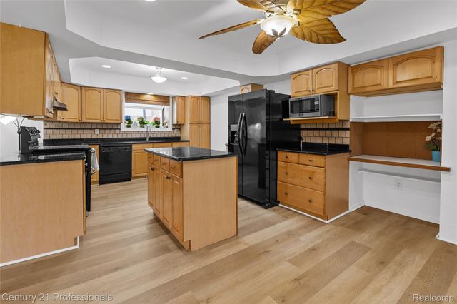 38106 Rockhill Street, Clinton Charter Township, MI 48036