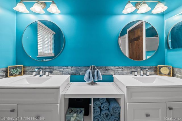 38106 Rockhill Street, Clinton Charter Township, MI 48036