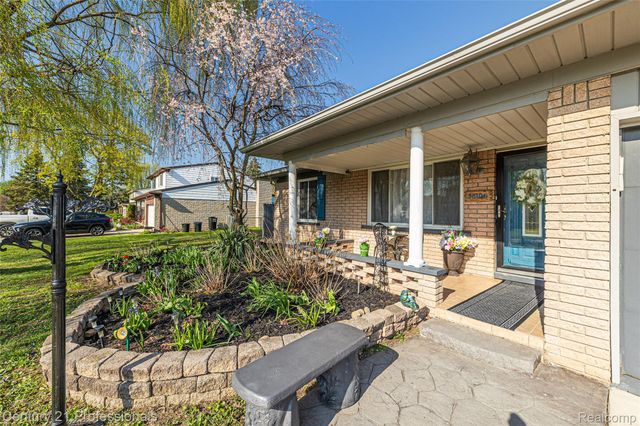 38106 Rockhill Street, Clinton Charter Township, MI 48036