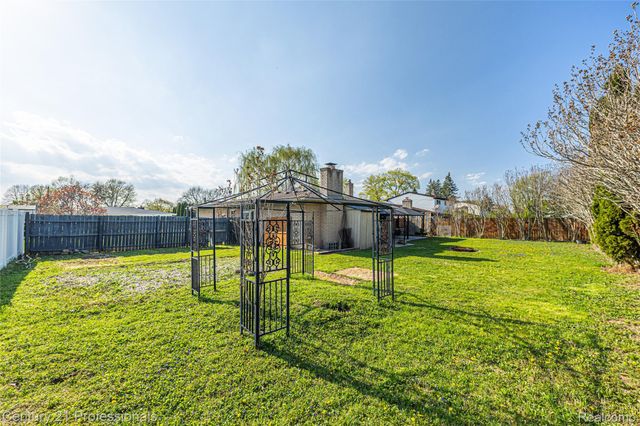 38106 Rockhill Street, Clinton Charter Township, MI 48036