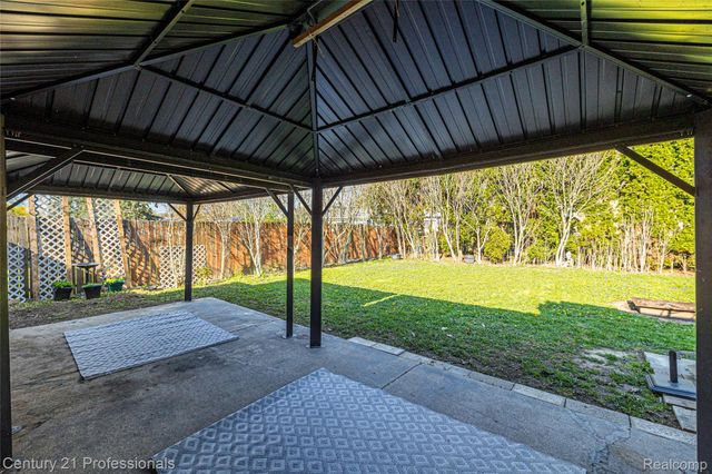 38106 Rockhill Street, Clinton Charter Township, MI 48036