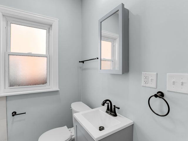 1138 N Central Avenue, Chicago, IL 60651