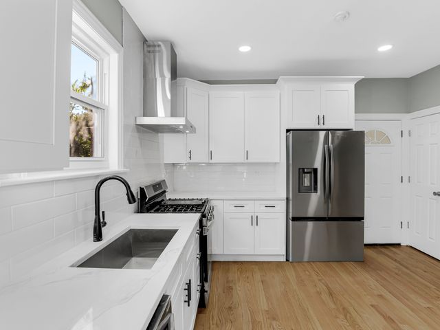 1138 N Central Avenue, Chicago, IL 60651