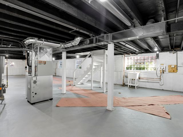 1138 N Central Avenue, Chicago, IL 60651