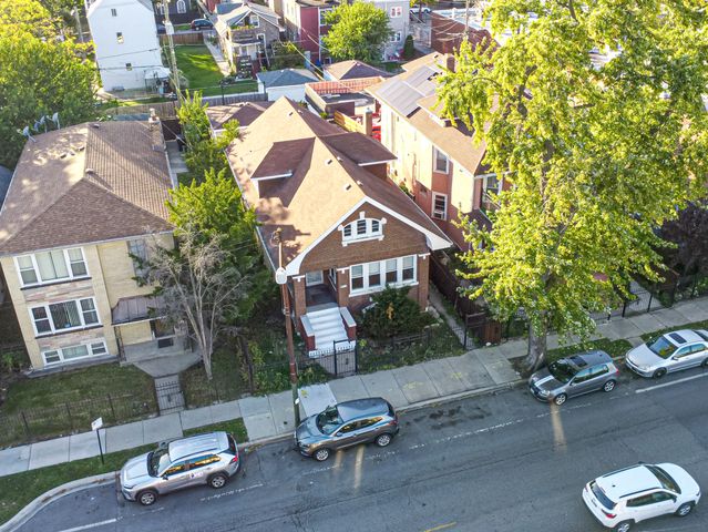1138 N Central Avenue, Chicago, IL 60651