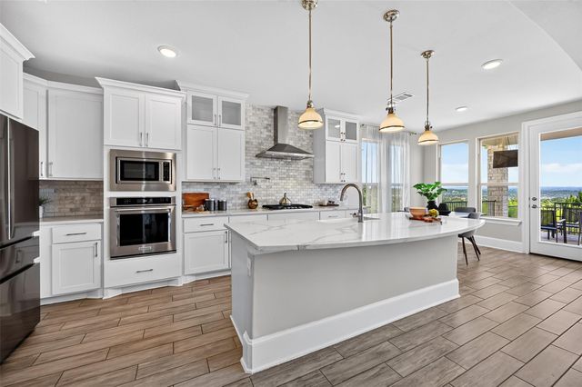 2400 Sunset Vista CIR 39, Spicewood, TX 78669