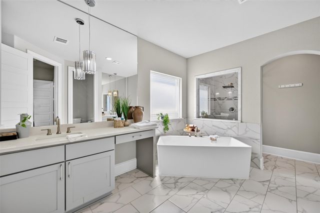 2400 Sunset Vista CIR 39, Spicewood, TX 78669