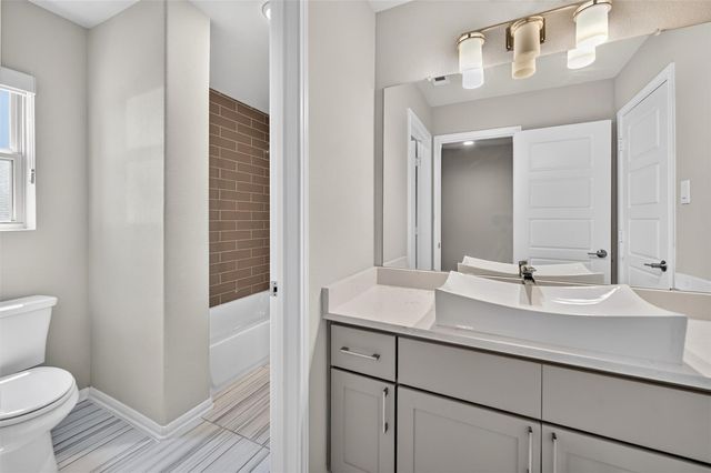 2400 Sunset Vista CIR 39, Spicewood, TX 78669