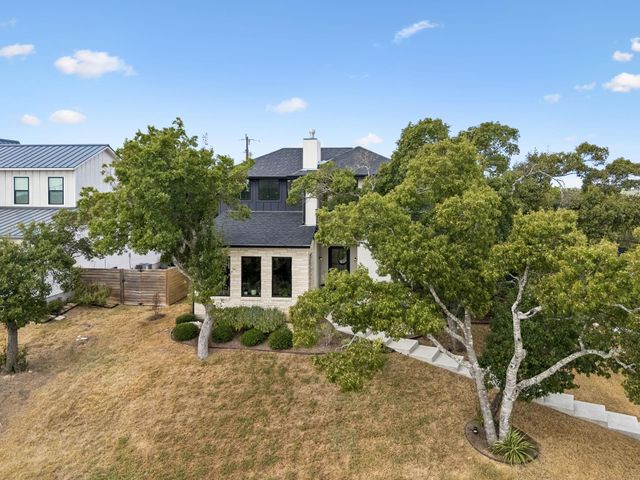 18511 Hobby LN, Jonestown, TX 78645