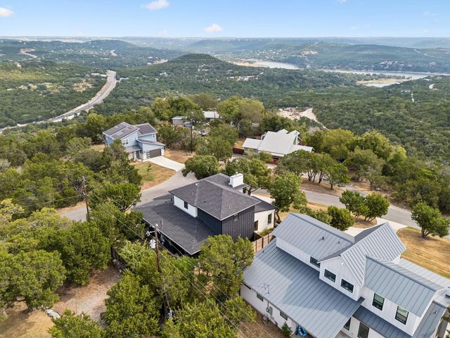 18511 Hobby LN, Jonestown, TX 78645