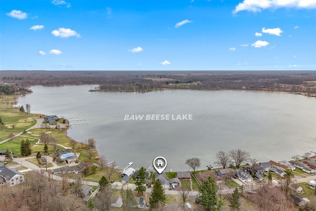2038 Ash Te Wette Beach Drive, Hillsdale, MI 49242