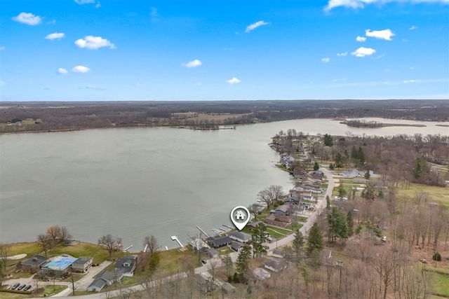 2038 Ash Te Wette Beach Drive, Hillsdale, MI 49242