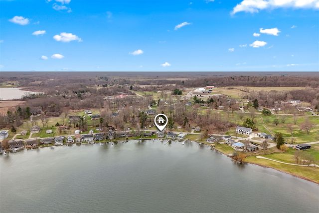 2038 Ash Te Wette Beach Drive, Hillsdale, MI 49242