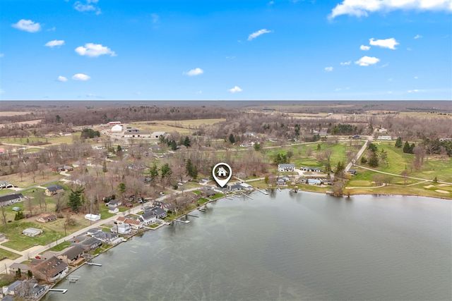 2038 Ash Te Wette Beach Drive, Hillsdale, MI 49242