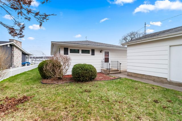 2038 Ash Te Wette Beach Drive, Hillsdale, MI 49242