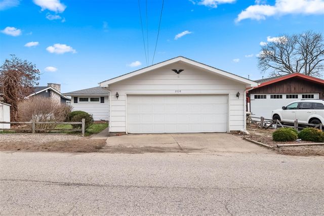 2038 Ash Te Wette Beach Drive, Hillsdale, MI 49242