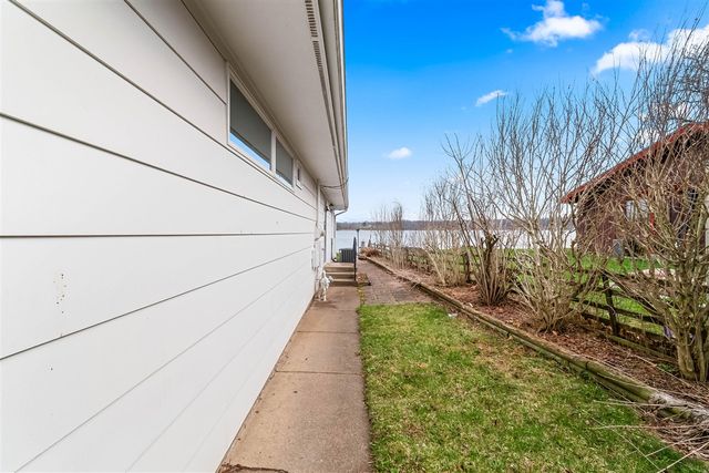 2038 Ash Te Wette Beach Drive, Hillsdale, MI 49242