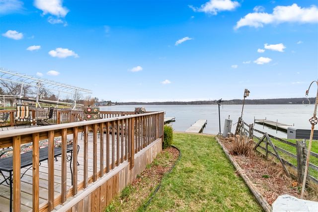 2038 Ash Te Wette Beach Drive, Hillsdale, MI 49242