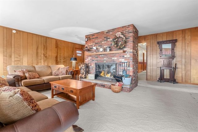 2038 Ash Te Wette Beach Drive, Hillsdale, MI 49242