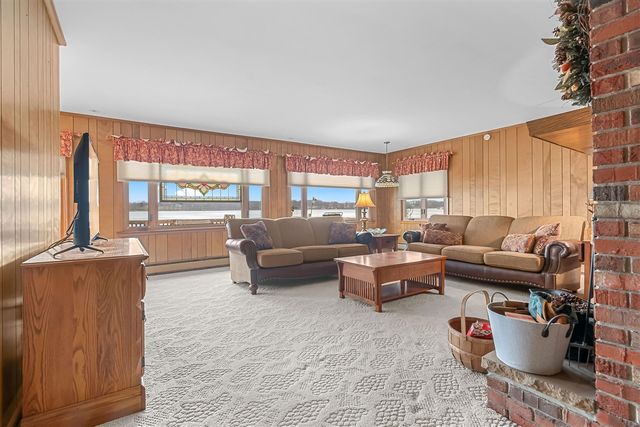 2038 Ash Te Wette Beach Drive, Hillsdale, MI 49242