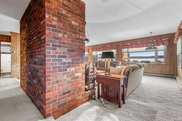 2038 Ash Te Wette Beach Drive, Hillsdale, MI 49242