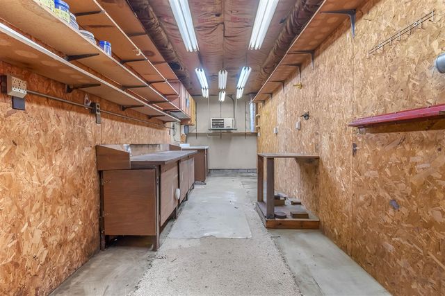 2038 Ash Te Wette Beach Drive, Hillsdale, MI 49242