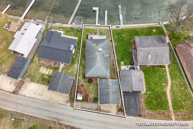 2038 Ash Te Wette Beach Drive, Hillsdale, MI 49242