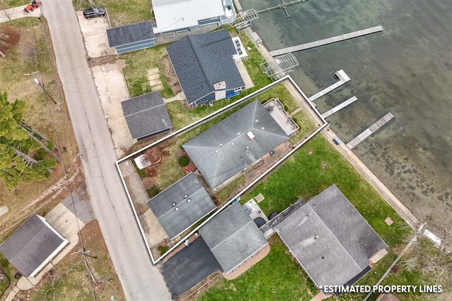 2038 Ash Te Wette Beach Drive, Hillsdale, MI 49242