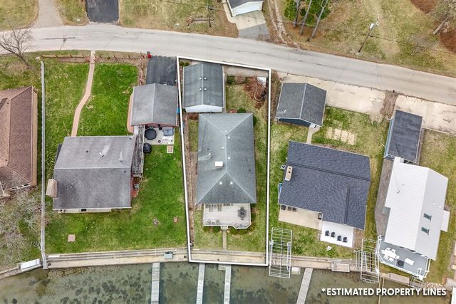 2038 Ash Te Wette Beach Drive, Hillsdale, MI 49242