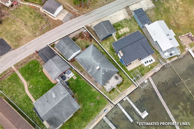 2038 Ash Te Wette Beach Drive, Hillsdale, MI 49242