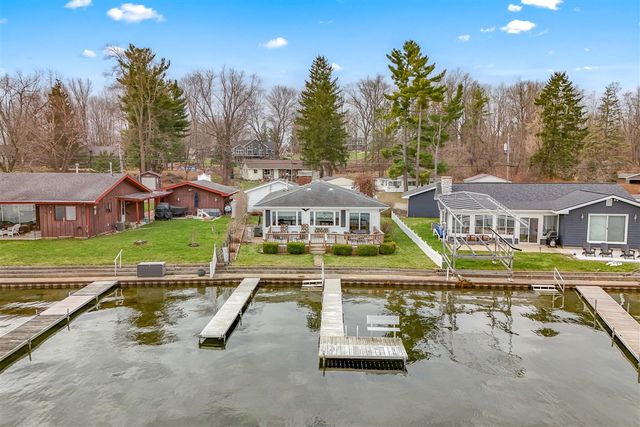 2038 Ash Te Wette Beach Drive, Hillsdale, MI 49242