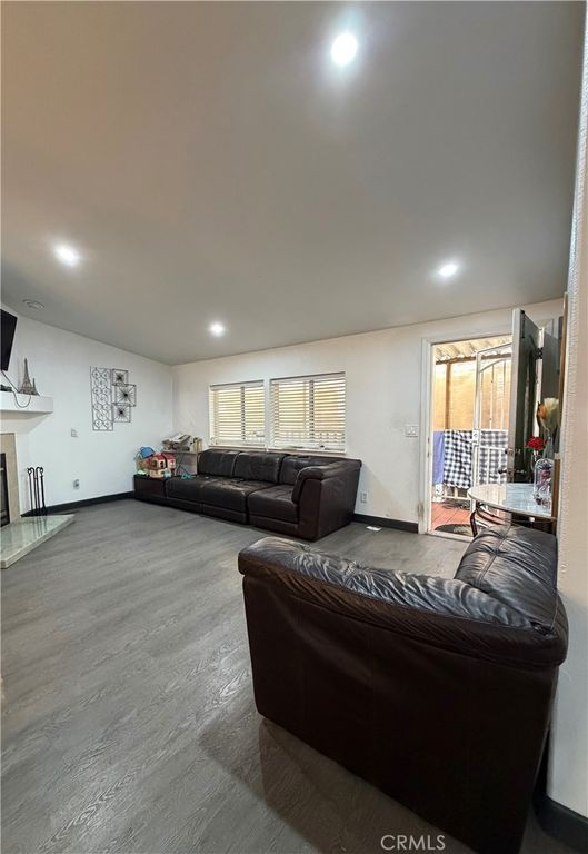 Image 6 of property listing at 20401 Soledad Canyon Road 406, Canyon Country, CA 91351