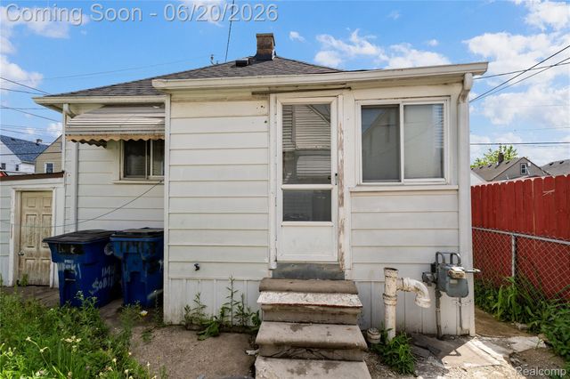 11418 Sobieski Street, Hamtramck, MI 48212