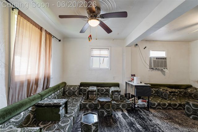 11418 Sobieski Street, Hamtramck, MI 48212