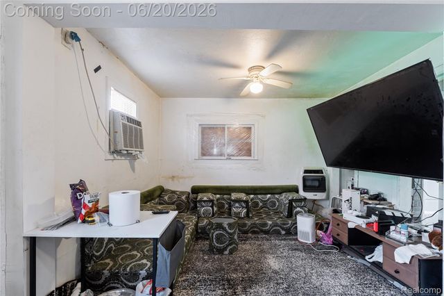 11418 Sobieski Street, Hamtramck, MI 48212