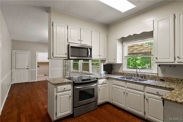 12399 Hunters Pointe, Northport, AL 35475