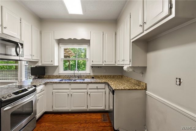 12399 Hunters Pointe, Northport, AL 35475