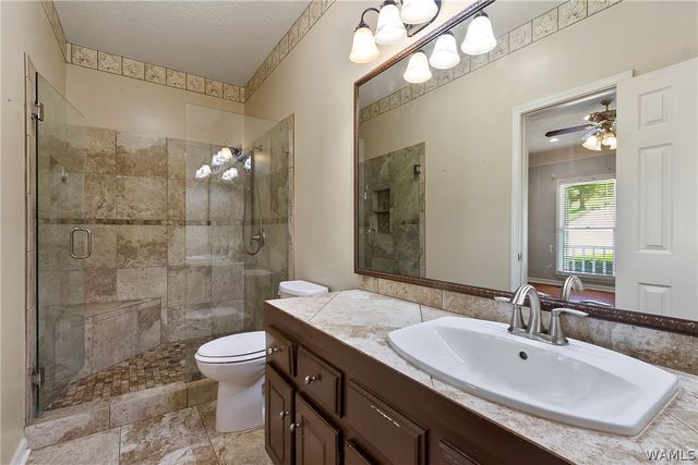 12399 Hunters Pointe, Northport, AL 35475
